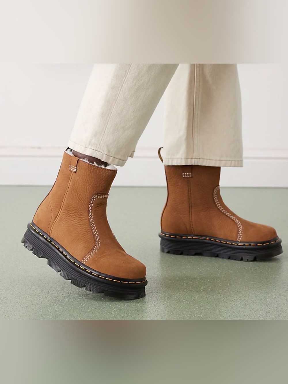 Dr. Martens Zebzag Rigger Boot
